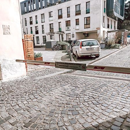 Berindei Studio - City Center - Private Parking Cluj-Napoca Exterior photo